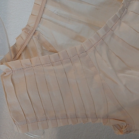 Banana Republic Blouse. - Picture 2 of 2